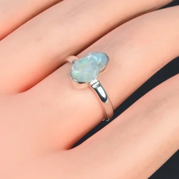 Natural Ethiopian Opal Set in 925 Solid Sterling Silver Ring - Picture 9 of 12